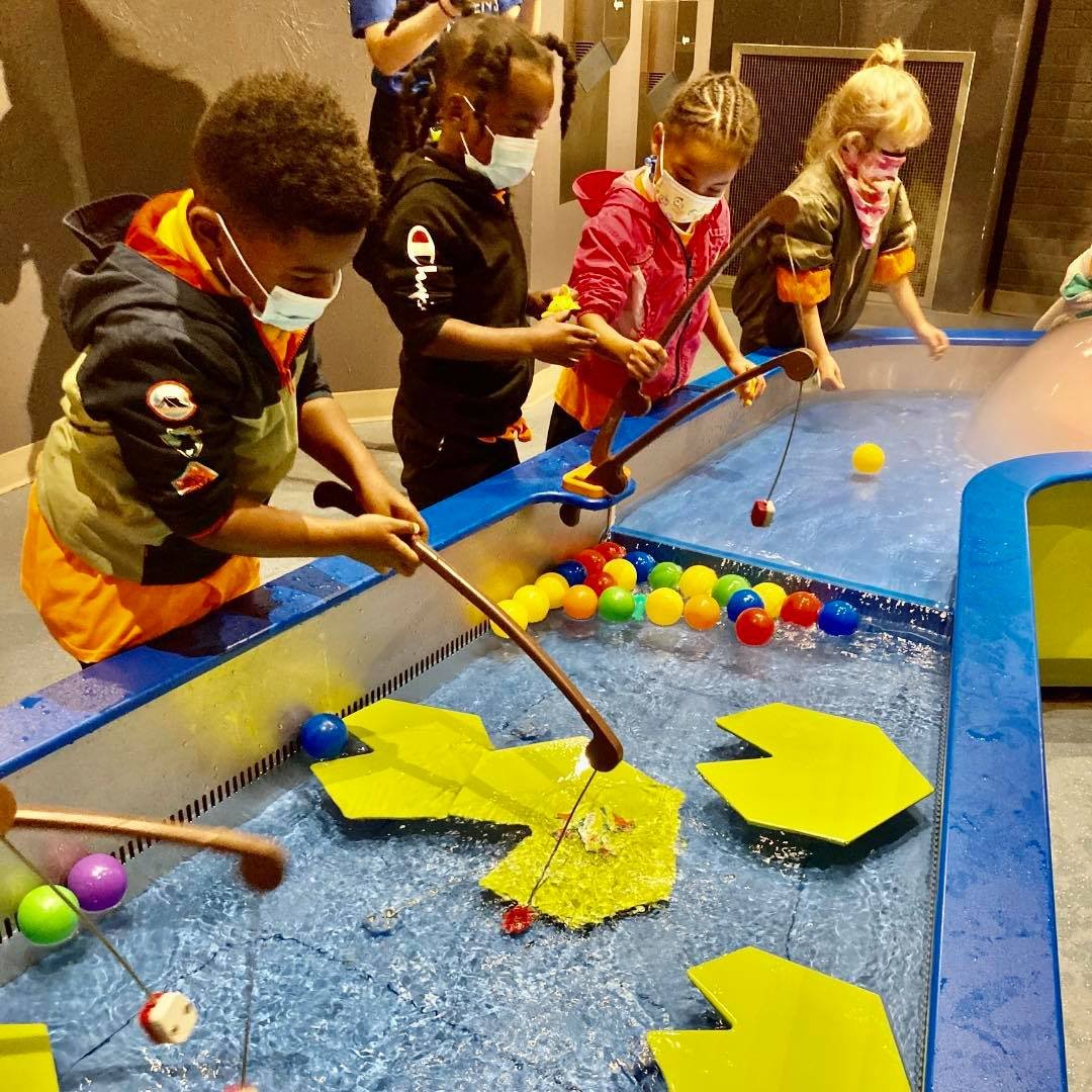 Fiestas multiculturales y diversión garantizada despiden el año en el Museo de los Niños de Greensboro Fiestas multiculturales y diversión garantizada despiden el año en el Museo de los Niños de Greensboro