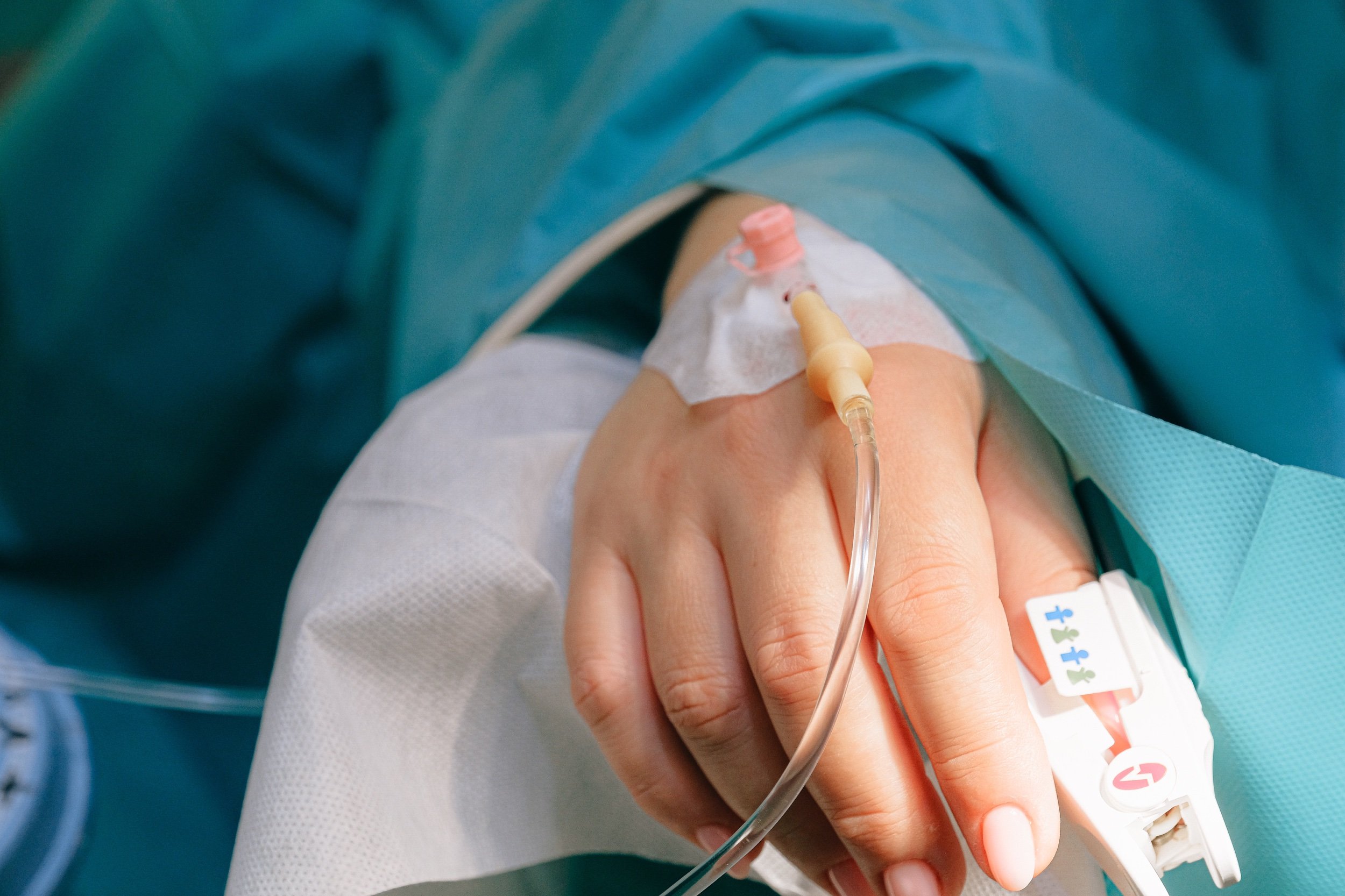 COVID-19: Recomiendan vacunación y refuerzos ante aumento de hospitalizaciones por Ómicron y escasez de tratamientos COVID-19: Recomiendan vacunación y refuerzos ante aumento de hospitalizaciones por Ómicron y escasez de tratamientos