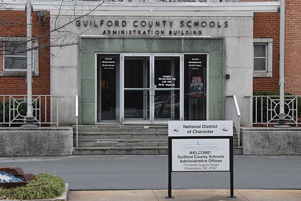 Escuelas del Condado de Guilford reciben $15 millones para atender salud mental en las escuelas Escuelas del Condado de Guilford reciben $15 millones para atender salud mental en las escuelas