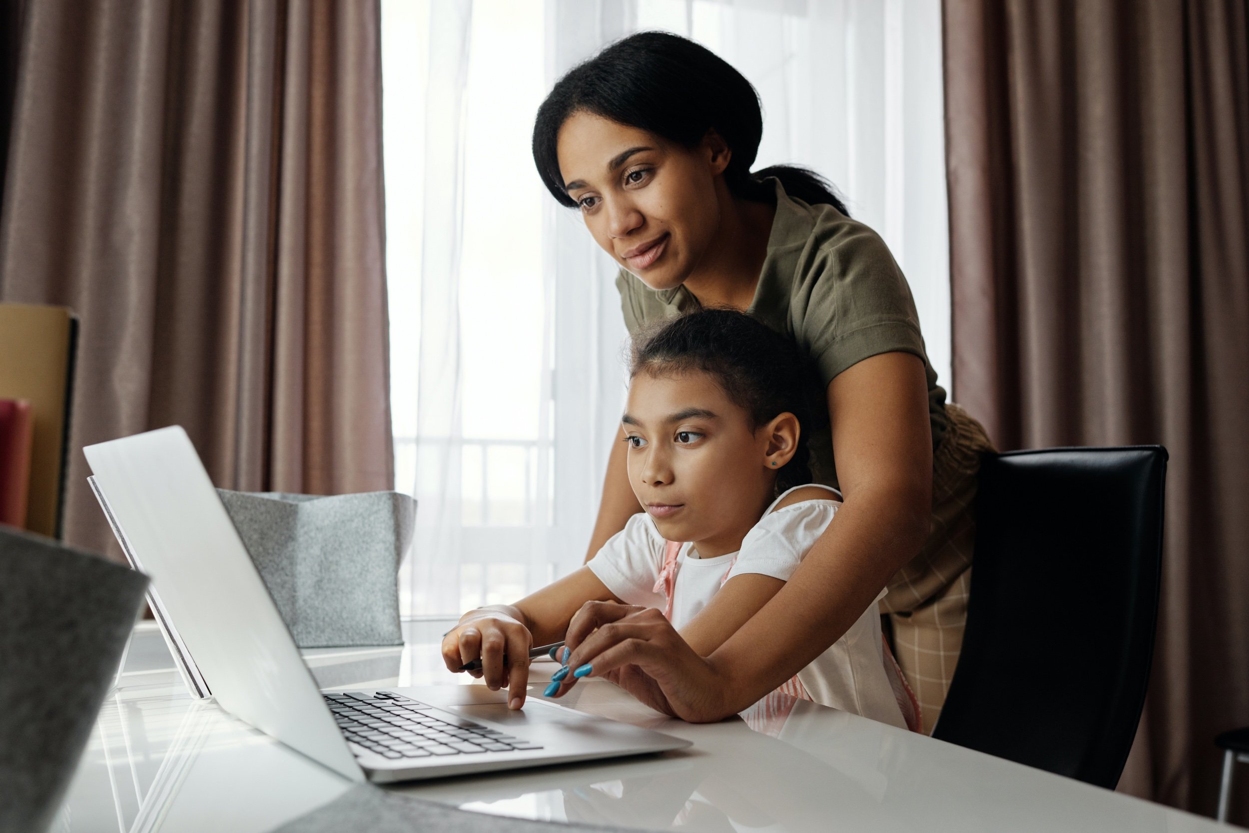 The Basics y Guilford Parent Leader Network: Estrategias, apoyo e información para el desarrollo sano y el éxito escolar de los niños de Guilford The Basics y Guilford Parent Leader Network: Estrategias, apoyo e información para el desarrollo sano y el éxito escolar de los niños de Guilford