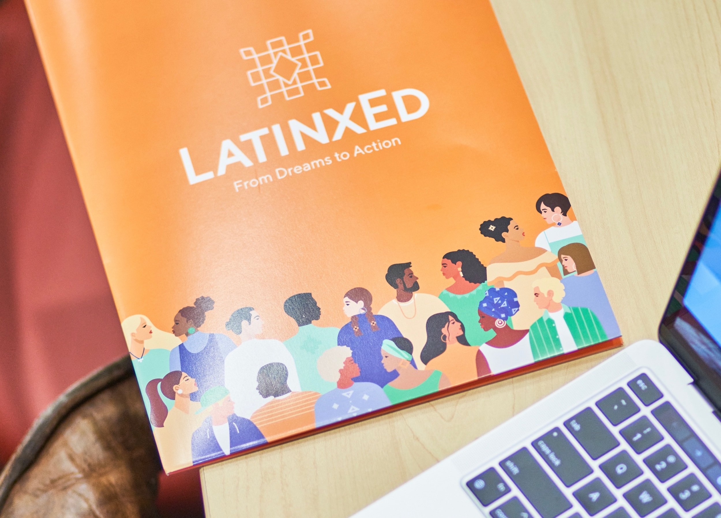 Tercer simposio “Construyendo sobre sueños” abordó los desafíos educativos que enfrenta el estudiantado latino en Carolina del Norte Tercer simposio “Construyendo sobre sueños” abordó los desafíos educativos que enfrenta el estudiantado latino en Carolina del Norte