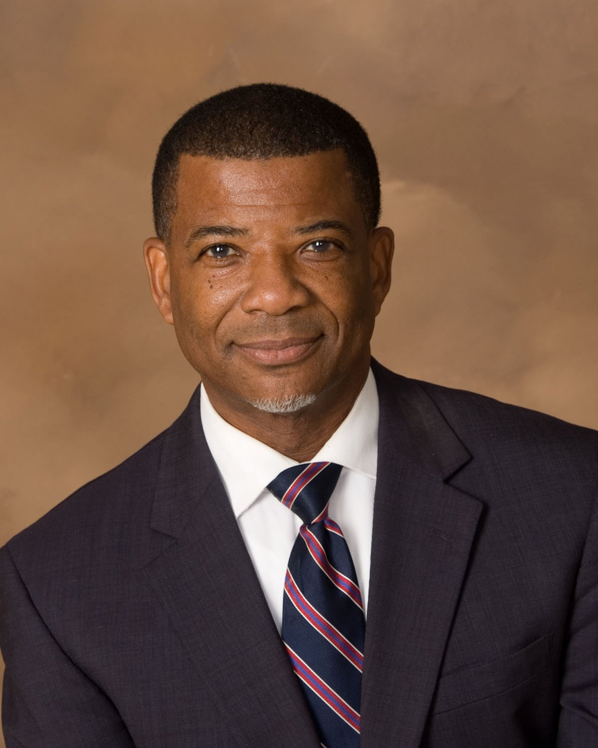 Hugh Holston, CEO de Greensboro Housing Coalition: Hay que trabajar de forma concertada y estratégica para abordar el reto de la vivienda asequible Hugh Holston, CEO de Greensboro Housing Coalition: Hay que trabajar de forma concertada y estratégica para abordar el reto de la vivienda asequible