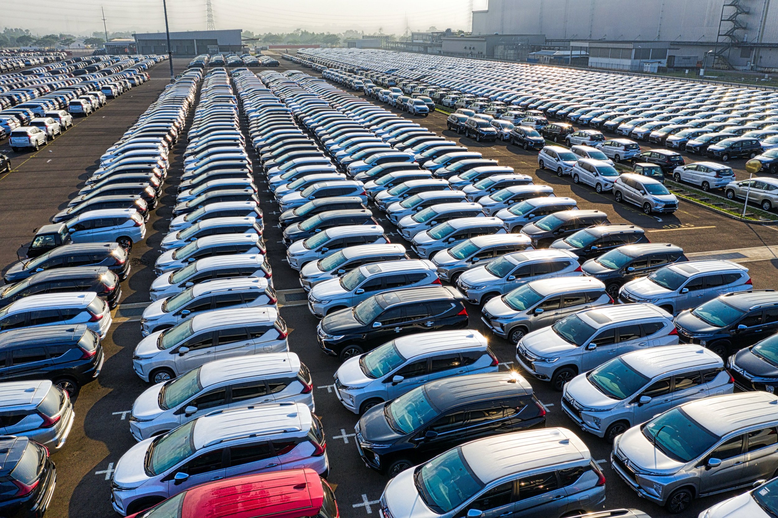 Desafiando fronteras: Conflicto entre United Auto Workers y empresas de automóviles en Estados Unidos y el rumbo hacia un acuerdo histórico Desafiando fronteras: Conflicto entre United Auto Workers y empresas de automóviles en Estados Unidos y el rumbo hacia un acuerdo histórico