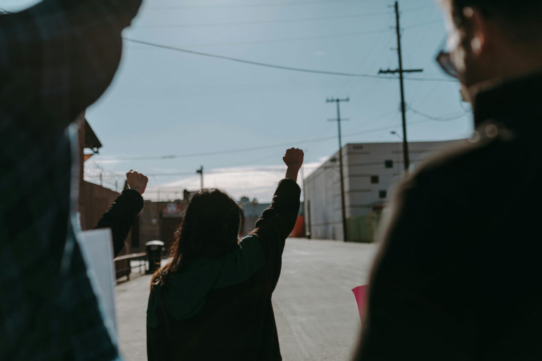 El papel crucial de las organizaciones activistas en la lucha por los derechos latinos Organizaciones