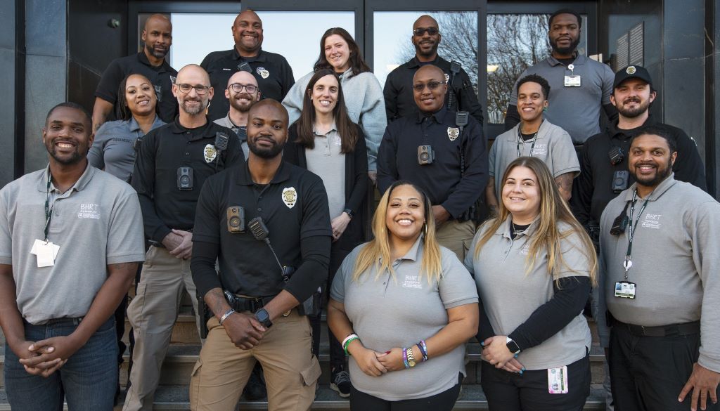 Con BHRT, policía y expertos trabajan de la mano para responder a casos de salud mental en Greensboro Greensboro Community Safety