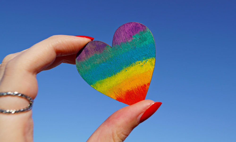 Alternative Resources of the Triad: Un espacio de inclusión que bate récord de asistencia cada año Rainbow Heart Pride Month
