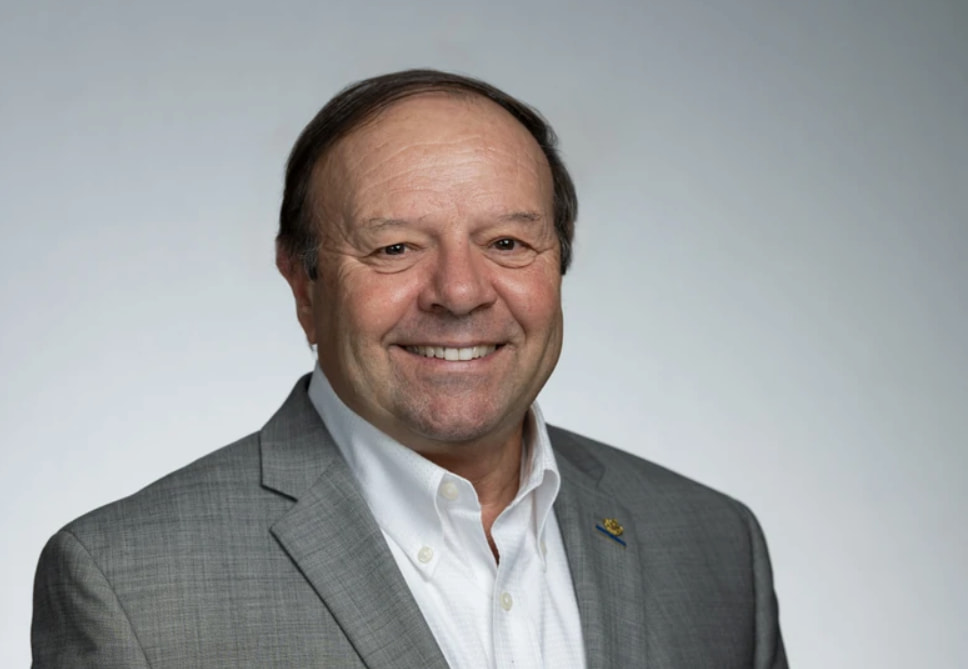 Bill Goebel candidato a la Junta Escolar de Guilford: Hay que “mantener lo principal como lo principal” y “lo principal son los niños” Bill Goebel