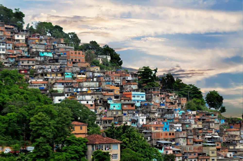 Brasil vuelve a decirle adiós al hambre y Lula celebra: “Soy el hombre más feliz del mundo” Brazil Slum