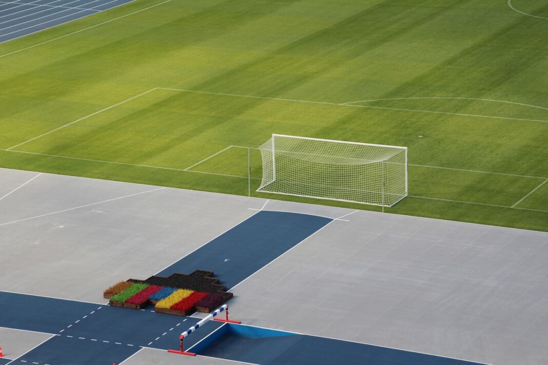 Controversias por agresiones e insultos racistas empañan el Mundial FIFA 2026 Soccer Field